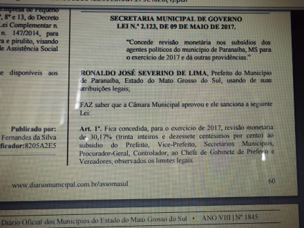 Prefeito sanciona lei que concede revis�o monet�ria nos subs�dios de agentes pol�ticos do munic�pio