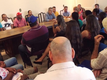 Prefeito apresenta proposta de mudan�a do local da feira livre