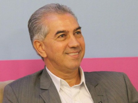 : Governador assina ordem de servi�o para obras em Parana�ba