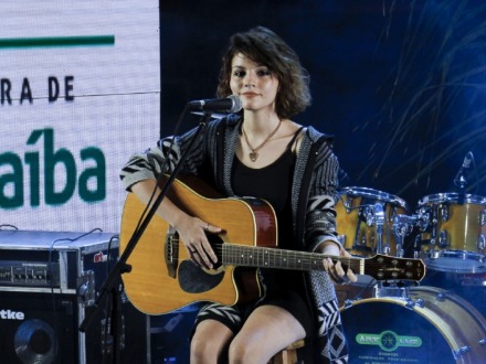 Cantora de Paranaíba é destaque em festival da TV Morena