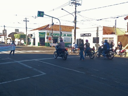 NASF-AB realiza panfletagem contra o tabagismo em Parana�ba 