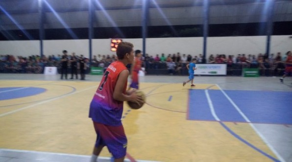 Ponta Por� e Dourados decidem t�tulo masculino de basquete