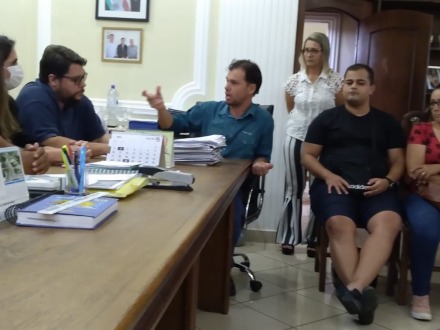 Administração Municipal, Sindispar e professores reuniram para tratar sobre reajuste