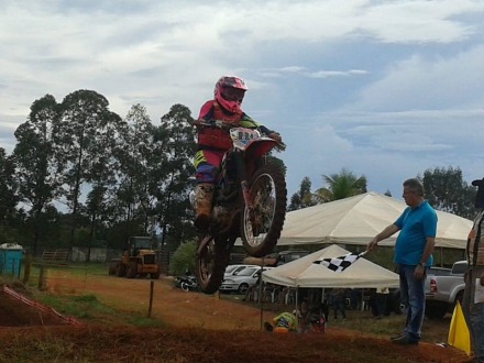 Copa de Moto Cross re�ne mais de 100 participante