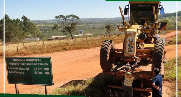 Distrito do Alto Tamandar� recebe manuten��o nas ruas