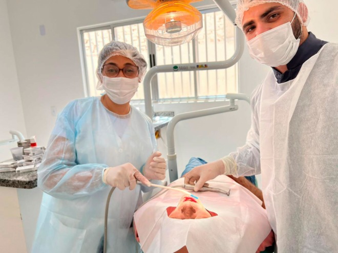 CEO realizou mais de 200 implantes até o momento