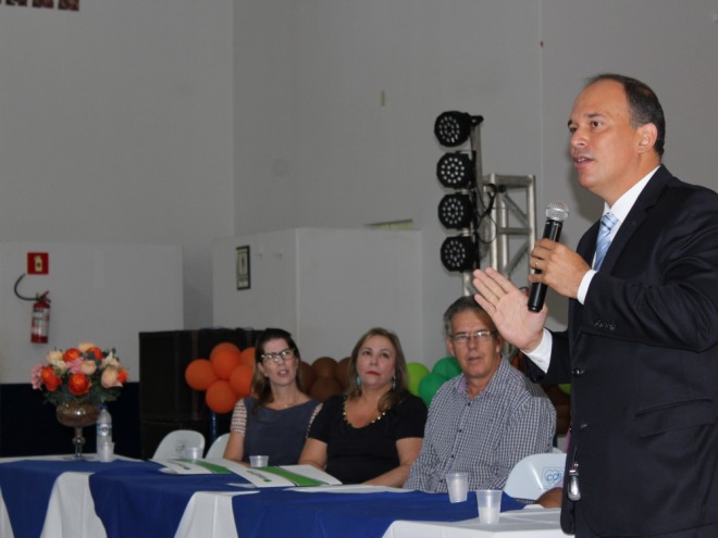 Desestrutura familiar est� na base da indisciplina, afirma Juiz