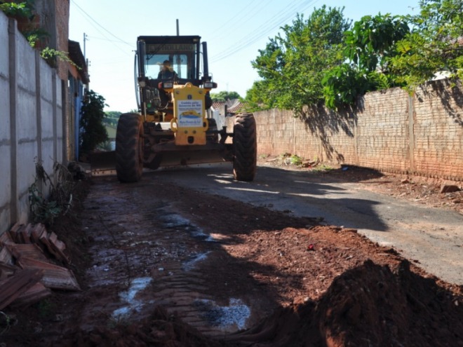 Prefeitura promove limpeza em Travessa Itaipu