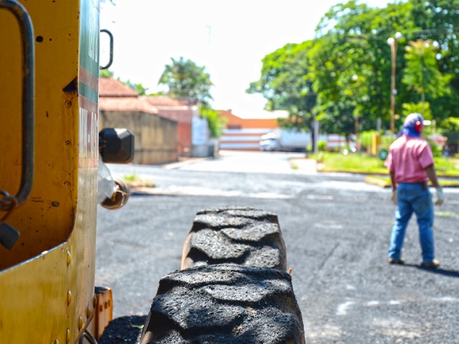 Avenida Ernesto Garcia Leal recebe recapeamento