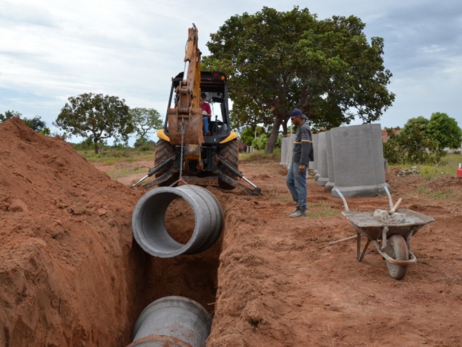 Obras de canaliza��o continuam no Jardim Primavera