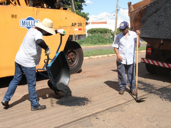 Prefeitura deu início à operação tapa-buracos