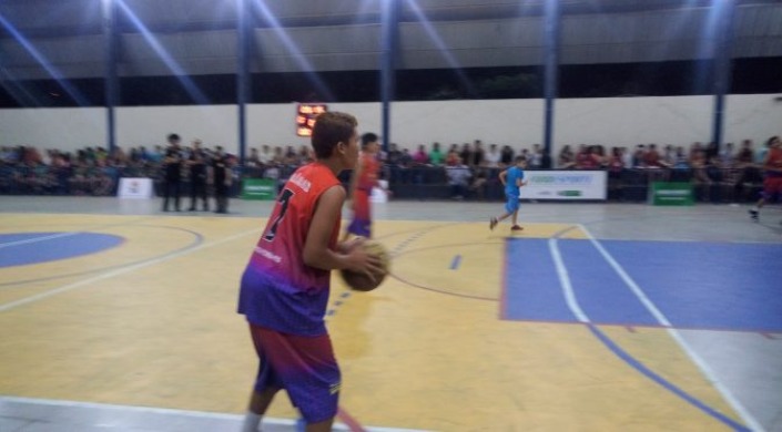 Ponta Por� e Dourados decidem t�tulo masculino de basquete