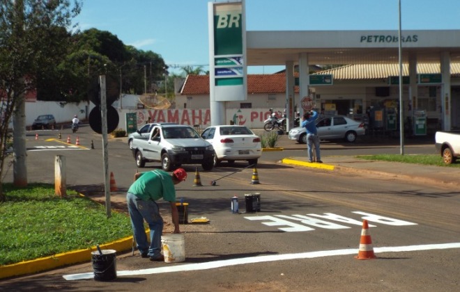 Sinaliza��o de ruas e avenidas 