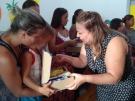 N�o conseguiria comprar�, afirma m�e de crian�a que recebeu kit escolar