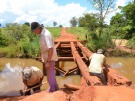 Prefeitura refaz ponte sobre o c�rrego �Fundo�