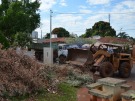 Pra�a recebe limpeza no Santa L�cia