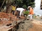 Prefeitura realiza constru��o de meio-fio no Bairro de Lourdes 