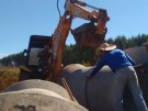 Linha de tubos de drenagem � instalada na Regi�o da Lapa do Lobo