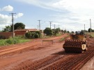 Avenida Quedu Leal recebe ajustes para inicio do asfaltamento