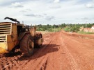 Avenida Quedu Leal recebe ajustes para inicio do asfaltamento