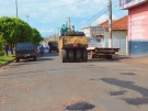 Avenida Tr�s Lagoas recebe manuten��o asf�ltica